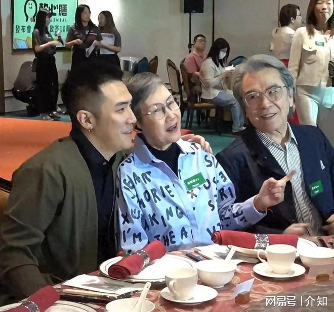 78歲姜大衛(wèi)現(xiàn)狀：身子骨很硬朗娶初戀恩愛51年兒子也是演員