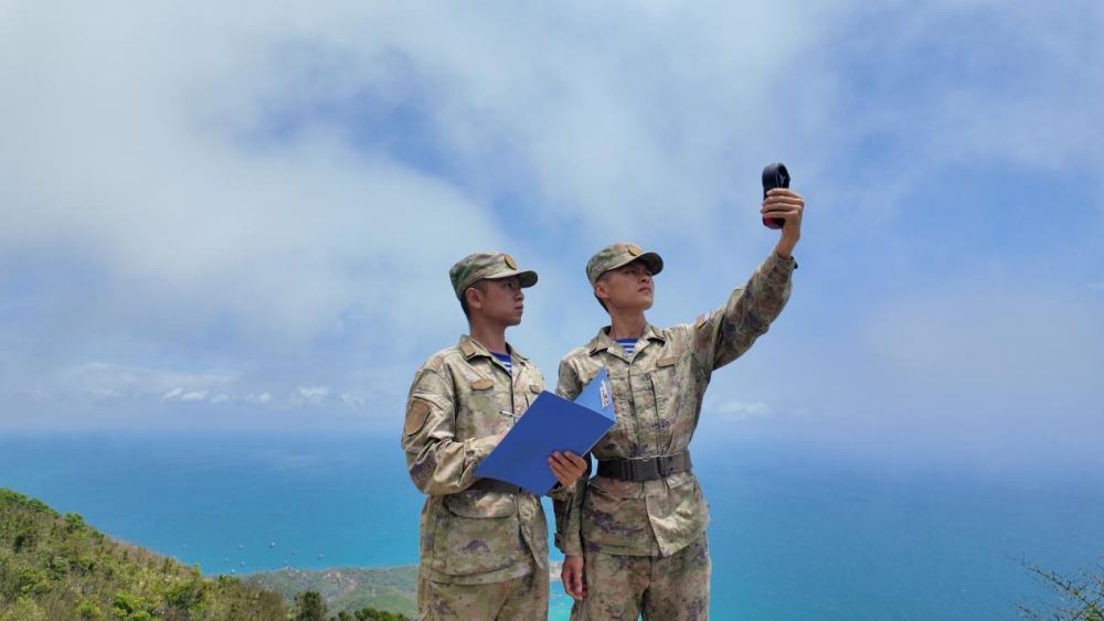 在山巔“走向深藍(lán)”——南部戰(zhàn)區(qū)海軍某觀通站練兵備戰(zhàn)記事(圖3)