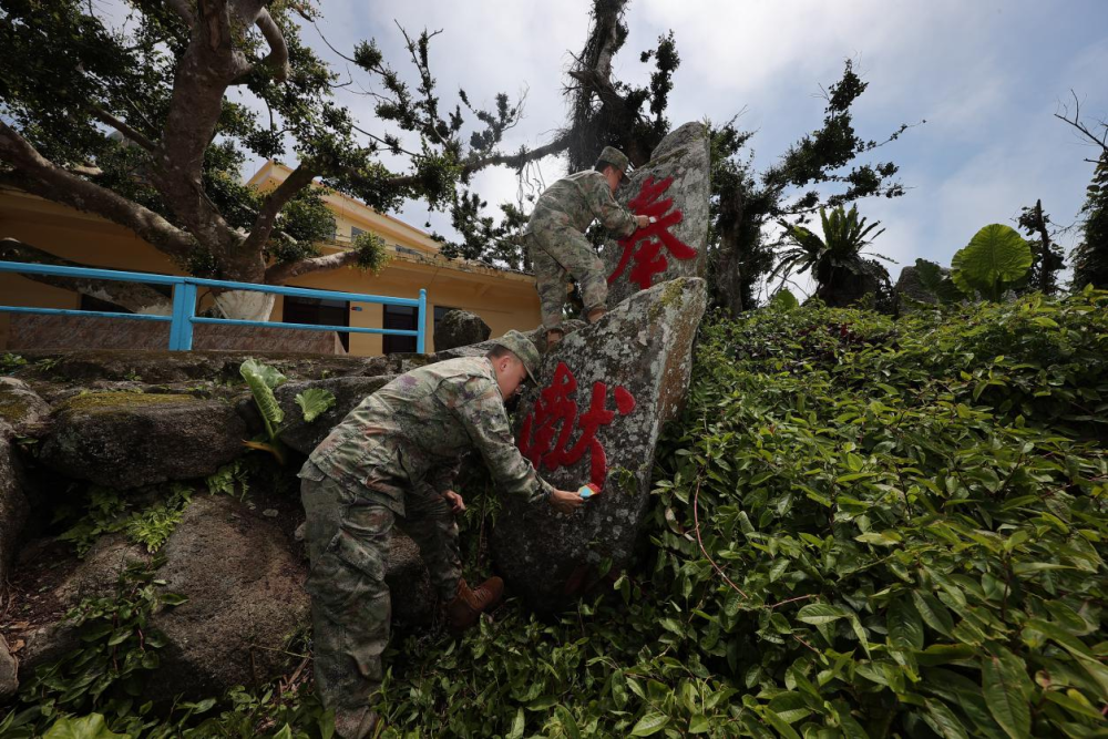 在山巔“走向深藍(lán)”——南部戰(zhàn)區(qū)海軍某觀通站練兵備戰(zhàn)記事(圖5)